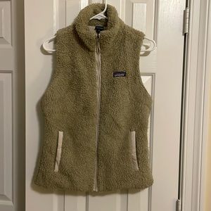 Patagonia women’s zip up fleece vest. Size medium.